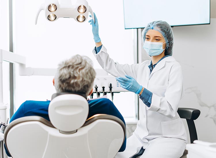How-do-I-care-for-dental-implants-after-the-procedure2